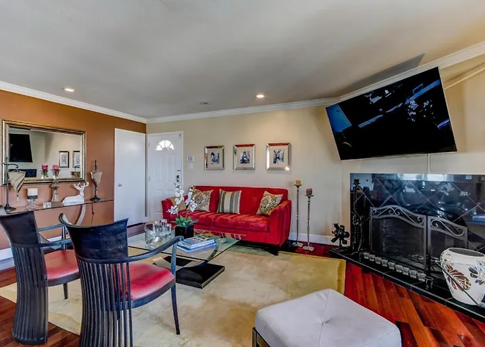 House-Canyon Dr